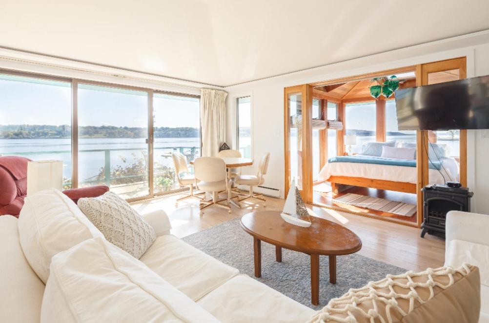 Hudson Riverfront Home キャッツキル エクステリア 写真